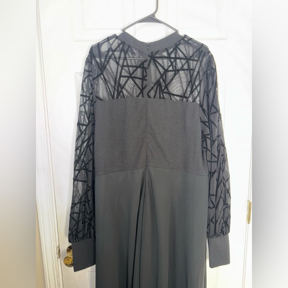 Elegant Black Jumpsuit with Train - Picture 3 of 7